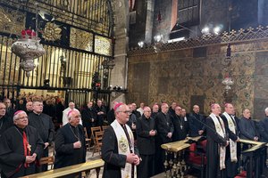 25-11-19 21-00-49 2939