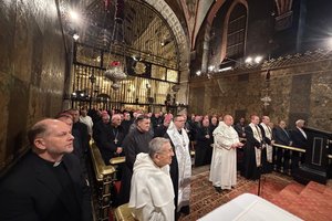 25-11-21 21-16-18 2980