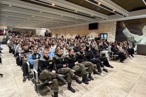 26-03-26 12-16-44 4220