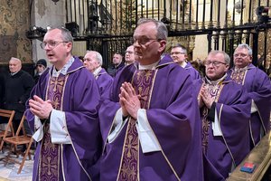 25-12-15 11-01-21 3207